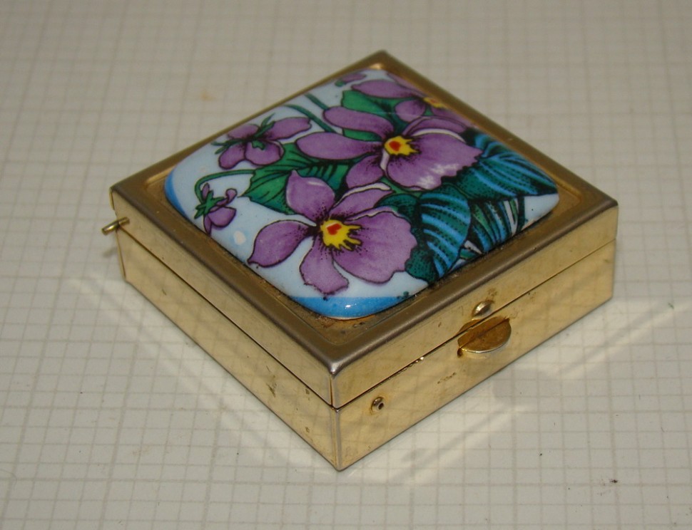 Таблетница винтажная Фиалки (M614)