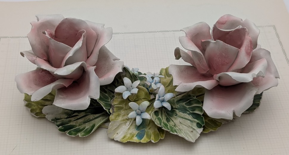 Capodimonte крупная винтажная цветочная композиция (B094)