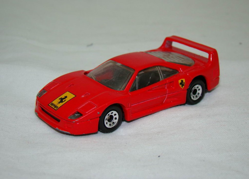 Модель автомобиля FERRARI F40 (U092)