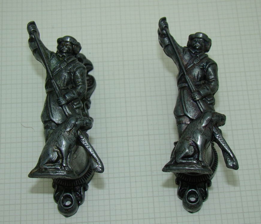 Настенные крепления для оружия 2шт. (R900)