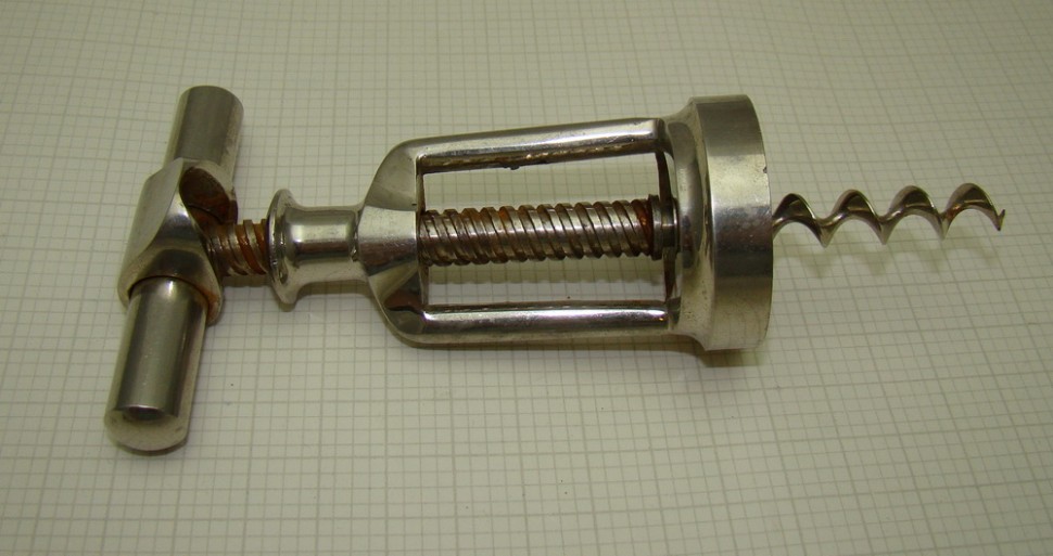 Штопор старинный  (P930)