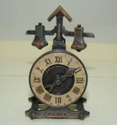 Точилка Часы (W980)
