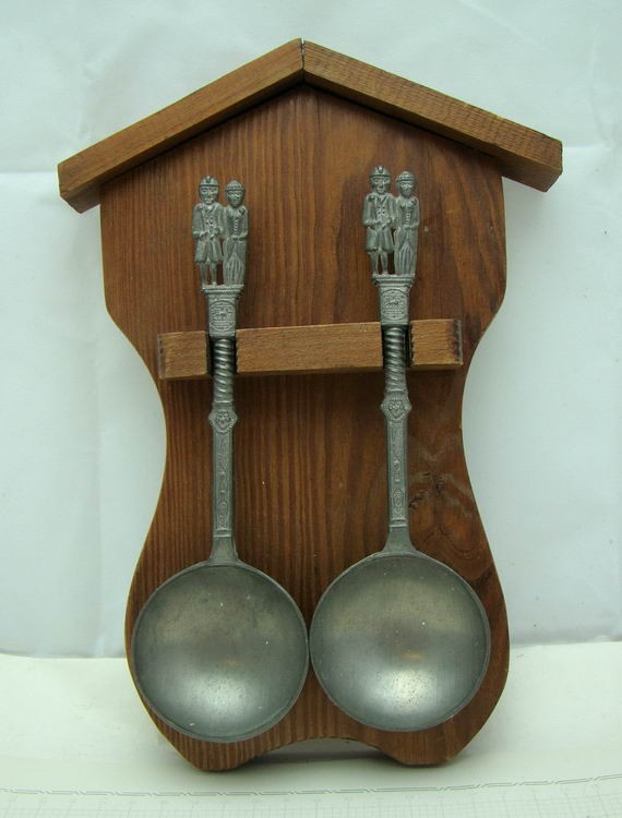 Ложки декоративные с подставкой на стену (U660)