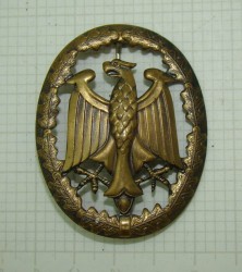 Нагрудный знак, значок "Орел" (R872)