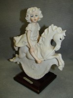 Каподимонте, B. Merli статуэтка Девочка на лошадке (X080)
