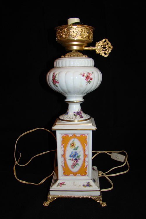 Лампа настольная (U912)