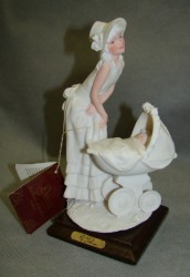 A. Belcari статуэтка Молодая мама (X081)