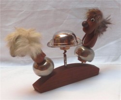 Штопор и три пробки (H240)