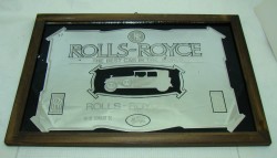 Изображение на зеркале Rolls-Royce (U861)