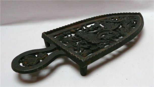 Подставка под утюг (R137)