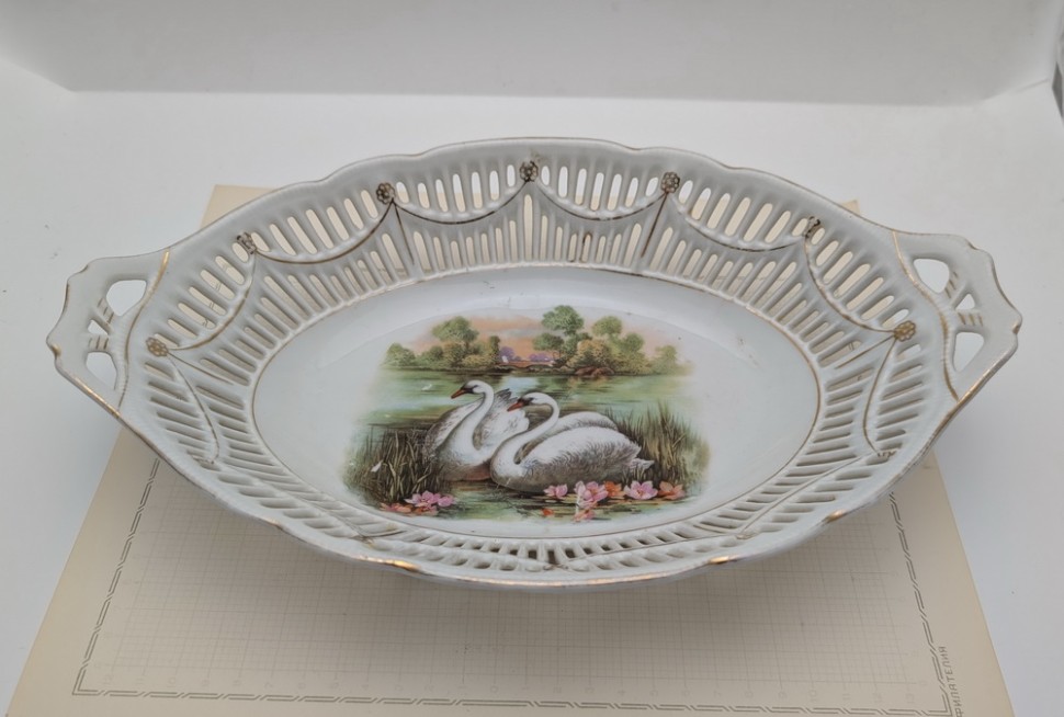 Ваза фруктовница ажурная старинная Лебеди (A910)