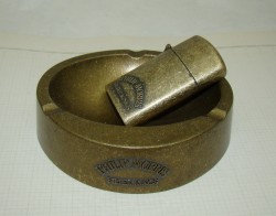 Зажигалка и пепельница PHILIP MORRIS (P936)