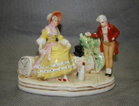 Статуэтка фигурка старинная Галантная сцена (Z079)