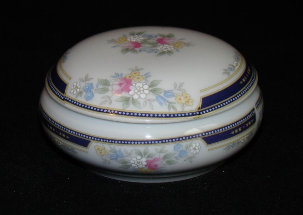 Шкатулка фарфоровая LIMOGES (U918)