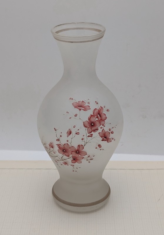 Вазочка винтажная из матового стекла (B013)