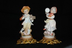 Фигурки статуэтки фарфоровые, пара (U919)