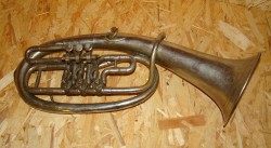 Духовой музыкальный инструмент старинный (P143)