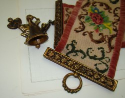 Колокольчик вызывной с гобеленовой лентой (Q443)