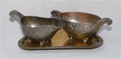 Сахарница и молочник на подносе старинные (K269)