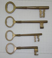 Ключи большие винтажные 4 шт. (N084)