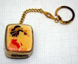 Брелок с музыкальным механизмом и зеркальцем (U603)