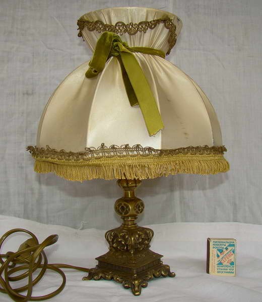 Лампа с абажуром (J051)