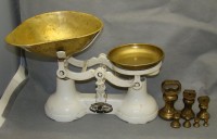 Весы с гирями старинные английские (N113)