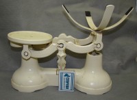 Весы с гирями старинные английские (N113)