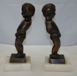 Букенды подставки для книг Писающий мальчик (W659)