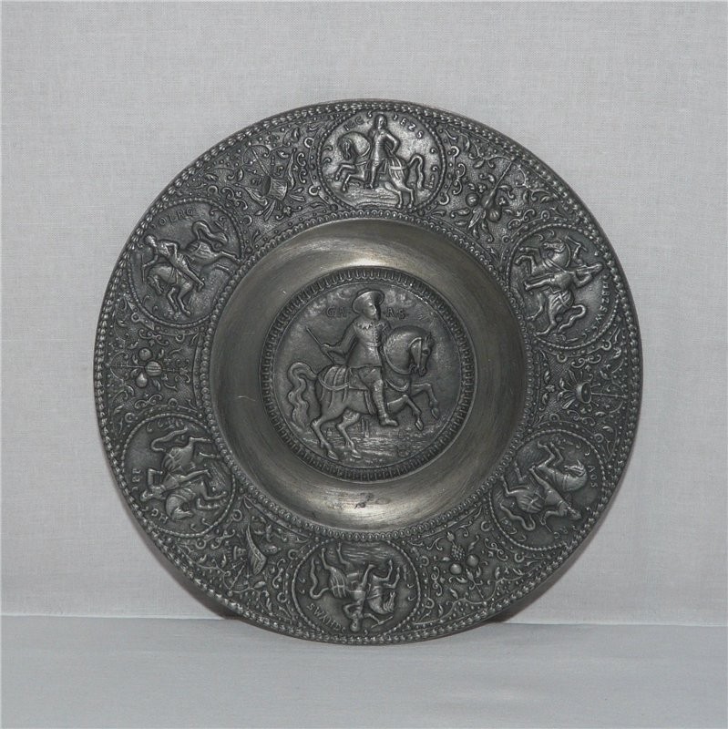 Тарелка на стену с литьем (K621)