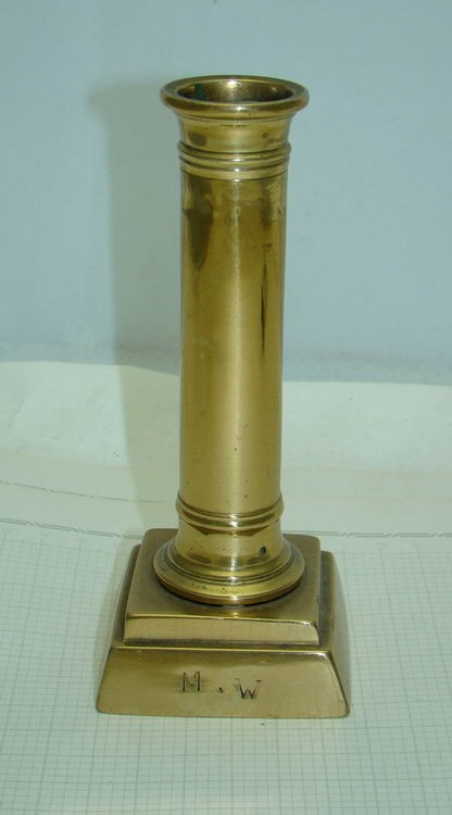 Подсвечник с инициалами M.W (U909)