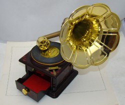 Сувенир музыкальный шкатулка Граммофон (W583)