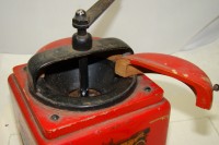 Кофемолка старинная (P841)