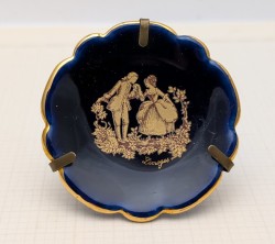Limoges миниатюра тарелочка Галантная сцена Фрагонара  (B020)