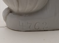 Статуэтка старинная с вазочкой карандашницей (B021)