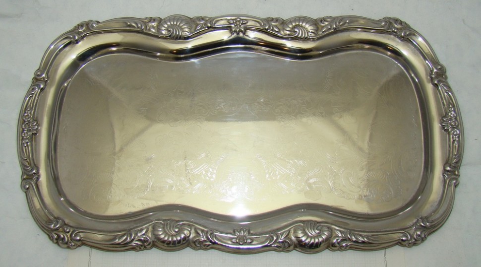 Поднос с орнаментом (V939)