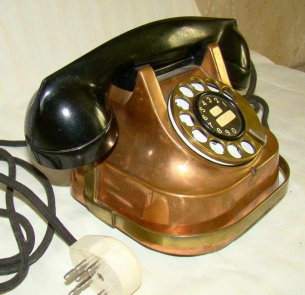 Телефон старинный, медный (G963)