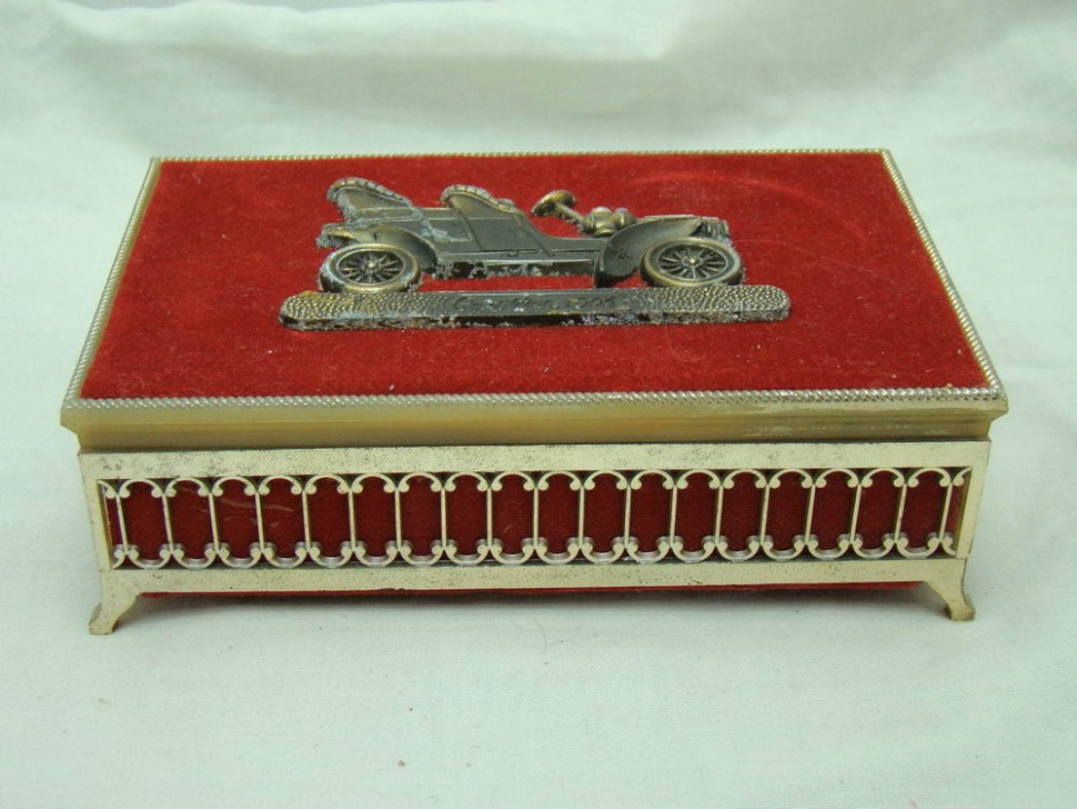 Шкатулка "Кадиллак 1905г." (U112)