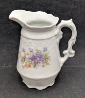 Молочник фарфоровый старинный (B118)