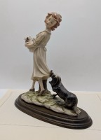 Статуэтка винтажная в стиле Каподимонте Девочка с щенками (B023)