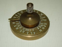 Игра Nimm-Gib-Kreisel (Q953)