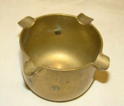 Пепельница маленькая, глубокая (F394)