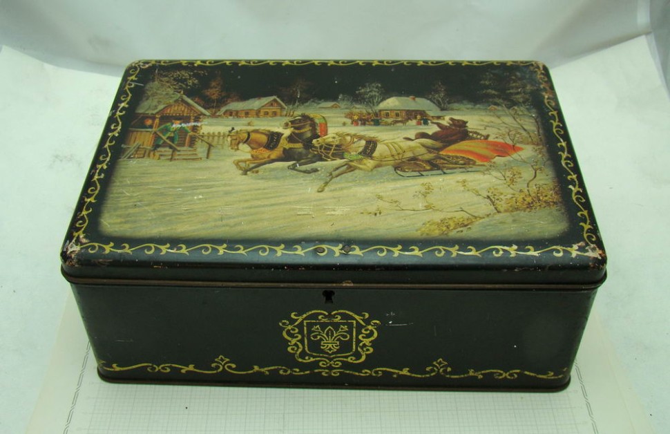 Коробка жестяная коллекционная "Тройка" (U932)