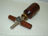 Штопор винтажный DB (P907)