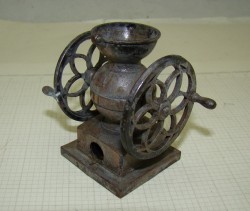 Точилка мельница с утерей (N047)