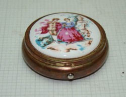 Таблетница с тремя секциями (U618)