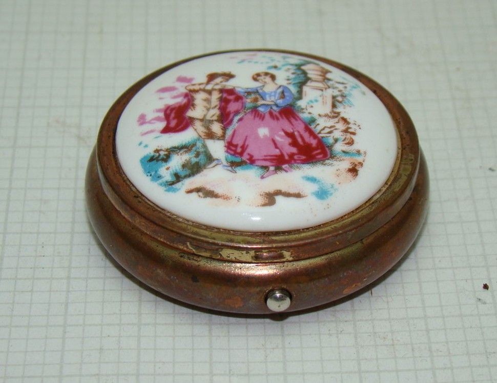 Таблетница с тремя секциями (U618)