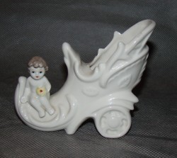 Фигурка вазочка фарфоровая старинная (M548)