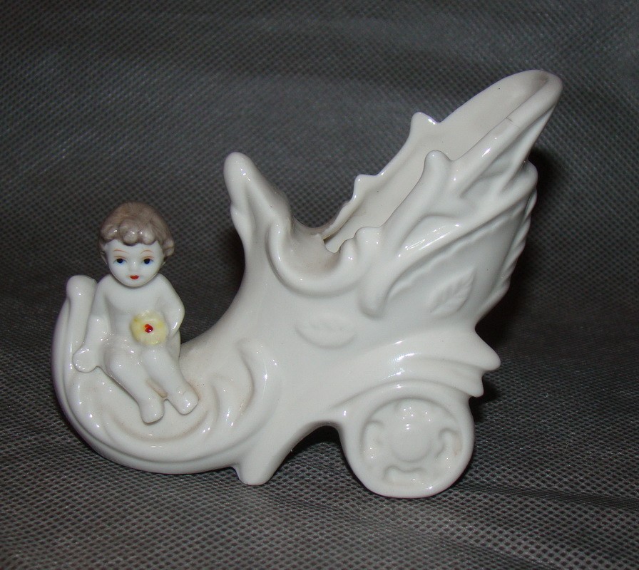 Фигурка вазочка фарфоровая старинная (M548)