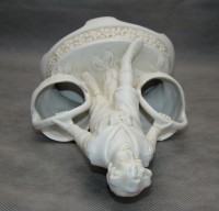 Фигурка статуэтка старинная Мальчик с корзинами (A339)